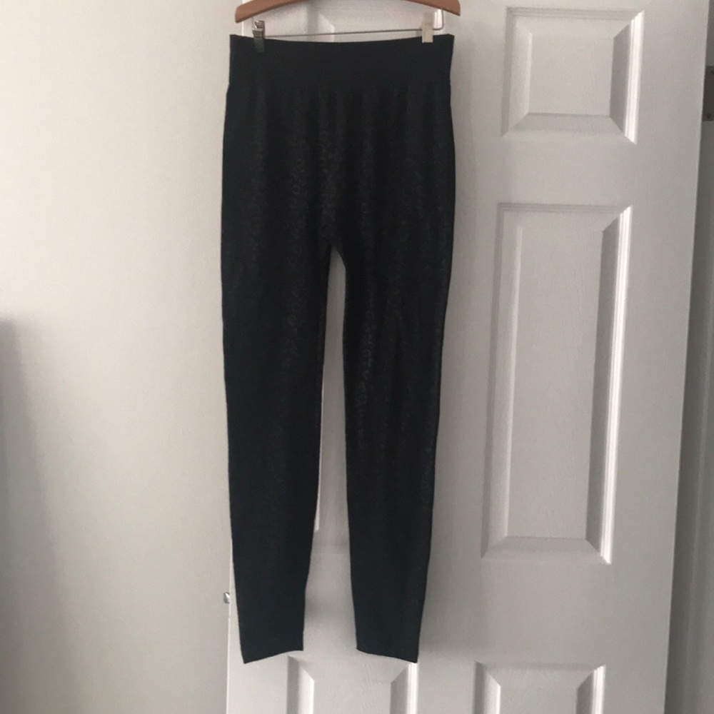 Motherhood black leopard print leggings size large never worn
